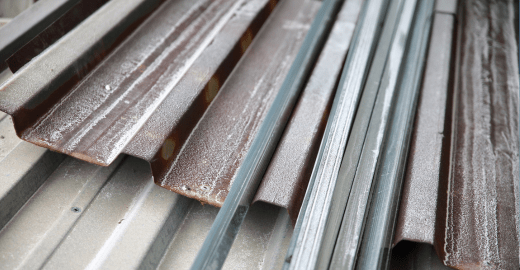 Angelaufenes und verschmutztes Aluminium 