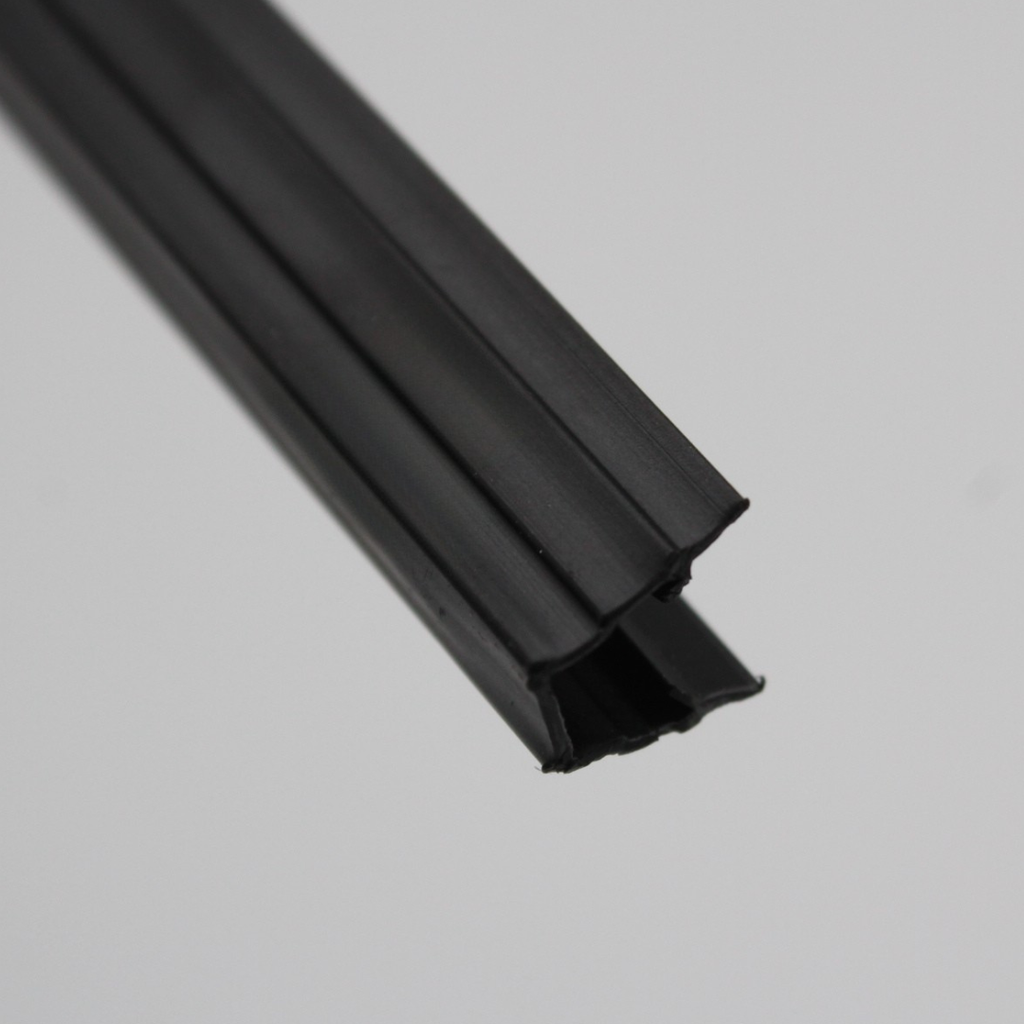 Produktfoto schwarzes Abdeckprofil