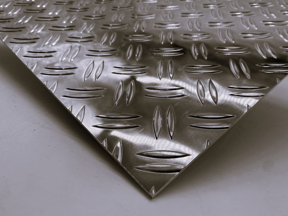 Blechzuschnitt - Aluminium-Riffelblech auf